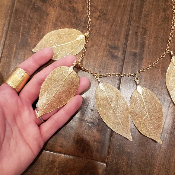 NWOT Gold Leaf Necklace - Picture 3 of 3